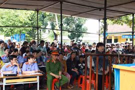 Tuyên phạt 9 tháng tù giam cho mẹ kế bạo hành con chồng