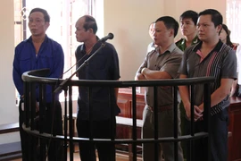 Trả hồ sơ, tiếp tục điều tra vụ chủ tịch phường “ăn đất”