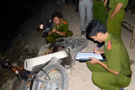 Đi tiểu tiện gặp xác chết nam 