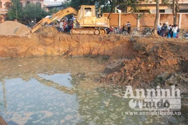 Đào hố thi công không biển báo, chết hoài vẫn không chừa!