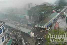 Tạm đình chỉ công tác lãnh đạo và nhân viên BQL chợ