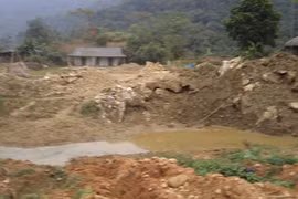 Đói nghèo trên “ vương quốc” đá quý 
