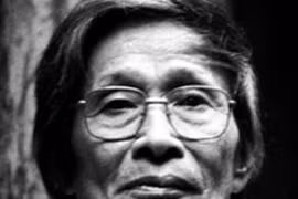 “Cội mai già lặng lẽ nở hoa”