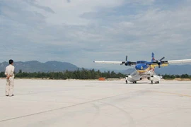 Ra mắt Phi đội DHC-6 và bàn giao về Lữ đoàn Không quân 954