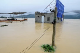 Quảng Nam: Lũ cuốn trôi 3 học sinh 