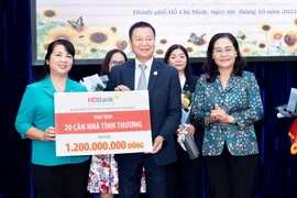 Doanh nghiệp lớn cùng TP.HCM hưởng ứng Tháng cao điểm “Vì người nghèo” 2022 