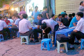 Nổ súng thị uy thực khách phá quán