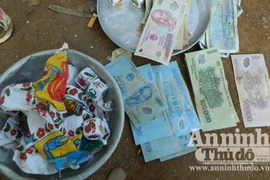 Tập kích bắt ổ xóc bầu cua lớn