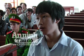 Đâm chết phụ nữ đang bắt cá