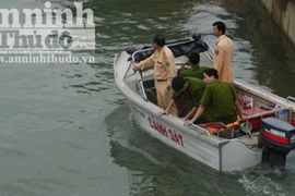 Tìm được 1 thi thể trong vụ sập cầu, 2 công nhân mất tích