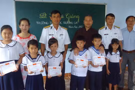 Chú trọng nhân lực để phát triển huyện đảo Trường Sa