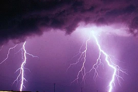 Mưa lớn, cụ già bị sét đánh chết thương tâm