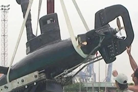 Chiêm ngưỡng tàu ngầm Việt Nam do hậu duệ cụ Phan Bội Châu chế tạo