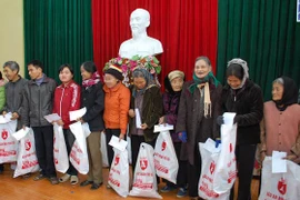 Mang Tết vui về ngoại thành Hà Nội