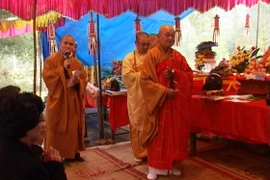 Đẫm nước mắt lễ cầu siêu cho 200 bệnh nhân phong