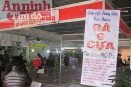 Ngắm tận mắt gà 9 cựa, cá chép “khủng“