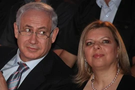 Vợ thủ tướng Israel bị kiện vì tham nhũng... đồ "đồng nát"