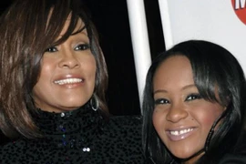 Con gái danh ca Whitney Houston rơi vào tình trạng nguy kịch