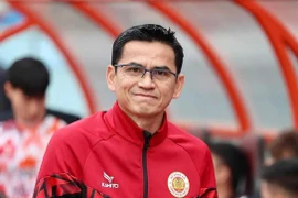 Nụ cười Kiatisak và những điểm nhấn vòng 9 V-League