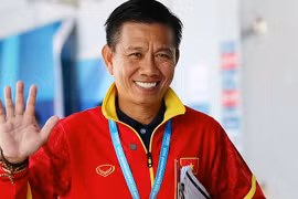 HLV Hoàng Anh Tuấn tái xuất V-League sau 10 năm