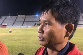 Có chuyện HLV bị kỷ luật "buông rèm nhiếp chính" ở CLB Phong Phú Hà Nam?