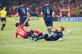 HLV Buriram Utd: "Tôi muốn học trò chơi quyết liệt hơn ở chung kết lượt về"
