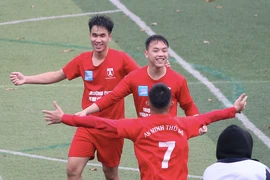 Bàn thắng "quý như vàng" đưa THPT Phan Huy Chú vào bán kết