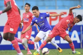 Sau "sự cố Covid", Quang Hải có thể phải đá 7 trận trong một tháng