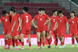 Indonesia dắt tay Thái Lan đi tiếp, U20 Việt Nam chờ vé vớt