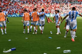 Bóng đá Olympic Paris khởi đầu hỗn loạn, Argentina kiện lên FIFA