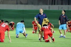 ĐT Việt Nam tráo số áo đá đối kháng, Phan Văn Đức ngồi ngoài