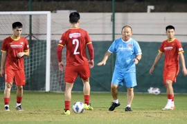 Tuyển Việt Nam trước áp lực 'có quà mang về'