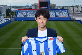 HLV tuyển Thái Lan bị sa thải sắp đối đầu Công an Hà Nội FC
