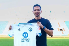 CLB Nam Định thuê HLV người Bồ Đào Nha