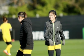 Thanh Nhã tươi rói, Việt Nam tập chống bóng bổng trước trận gặp Bồ Đào Nha