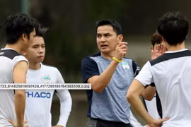 HLV Kiatisak muốn Công Phượng, Văn Toàn cải thiện khả năng dứt điểm