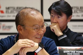 Từng là "địch thủ", thầy Park giờ sát cánh cùng ông Shin Tae-yong