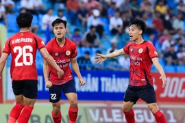 Tạm giãn lịch V-League với CLB Công an Hà Nội