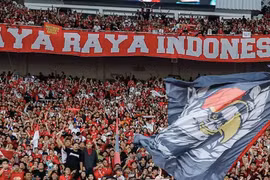 Hành động xấu xí của cổ động viên Indonesia