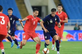 Các đội tuyển Việt Nam lép vế thế nào trước Thái Lan, Indonesia?