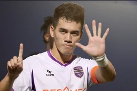 Cán mốc 100 bàn thắng, Tiến Linh mơ vô địch V-League