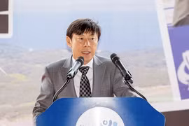 Giống thầy Park, HLV Shin Tae-yong được vinh danh tại quê nhà