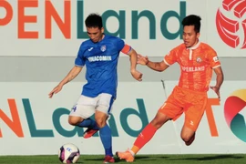 Khó lường màn tách tốp V-League 2021