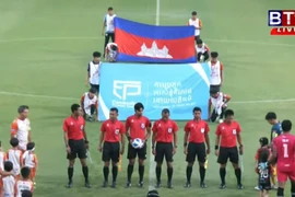 Campuchia sử dụng 'VAR chạy bằng cơm'