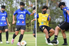 Tuyển thủ Thái Lan tập... hô hấp để tranh vé World Cup