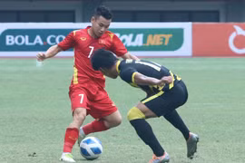 Bỏ lỡ nhiều cơ hội, Việt Nam thua đậm Malaysia ở bán kết U19 Đông Nam Á