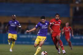Viettel cầm chân Hà Nội FC, đua vô địch V-League khó lường