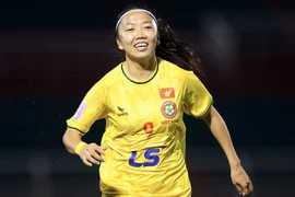 Huỳnh Như nối dài loạt kỷ lục 'vô đối'