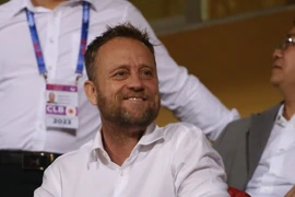 HLV Polking bỏ tuyển Thái Lan để gia nhập V-League?