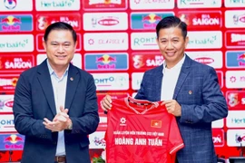 VFF phản ứng trước tin chia tay HLV Hoàng Anh Tuấn